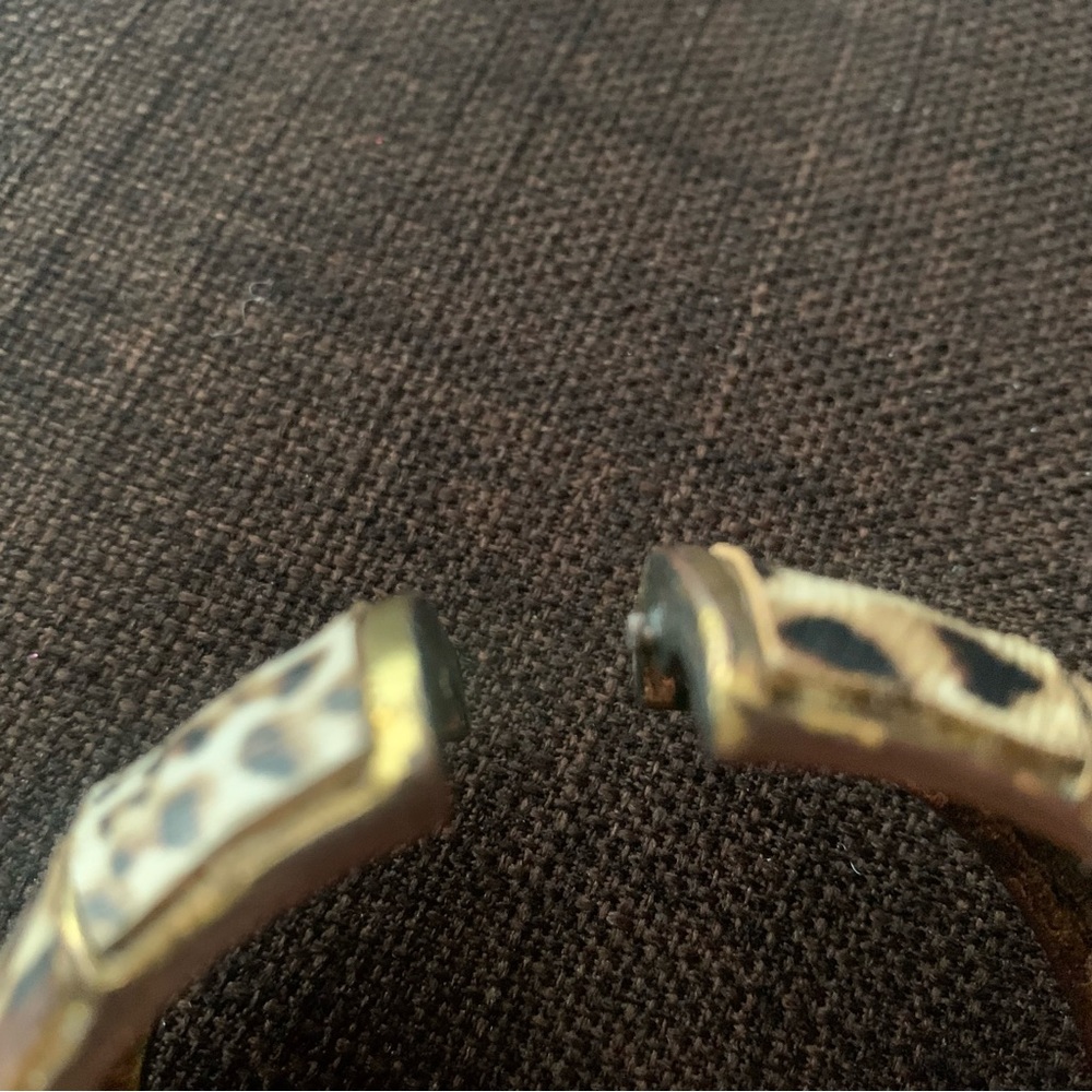 💍2/$10💎3/$12 Leopard Animal Print Bangle Bracelet - Picture 4 of 5